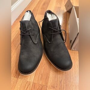 Kenneth Cole  Black Chukka Boots for Men